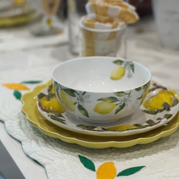 Beatriz Yellow Dinner Plates - Picture 5 of 6